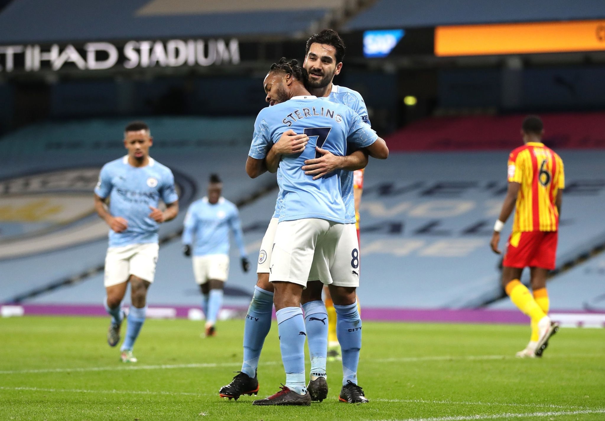 键时刻挺身 键时刻挺身